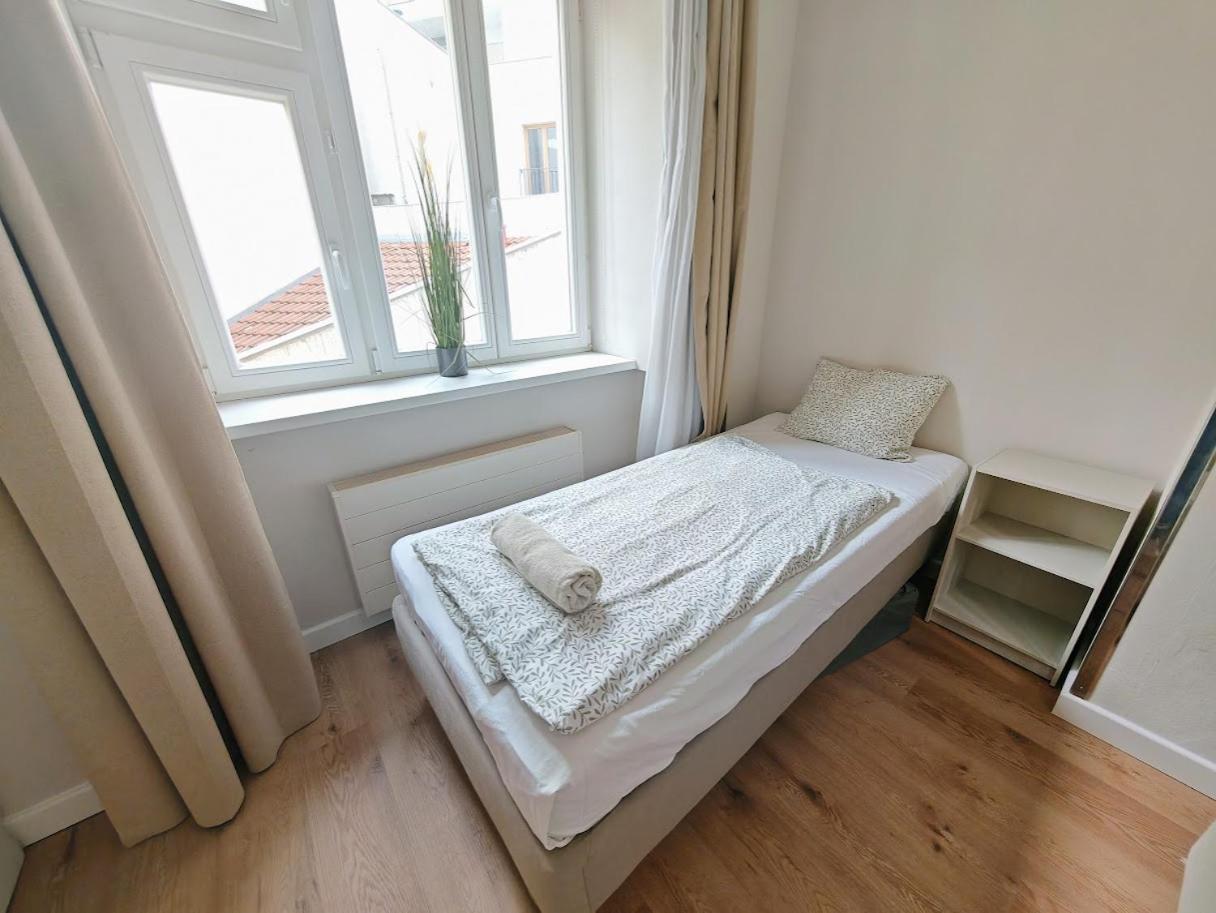 Apartment In Zizkov -201- — Photos 3